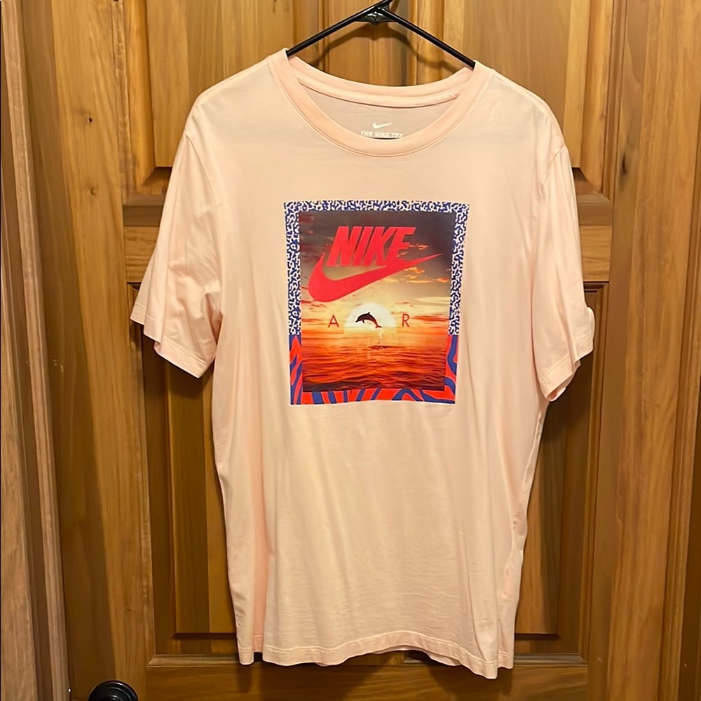 Nike Men's Pink Graphic T-Shirt